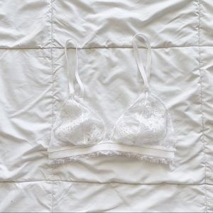 LIKE NEW! WHITE LACE BRALETTE!